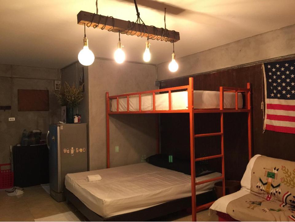 Renovated Loft Style Condo Bangkok Bagian luar foto