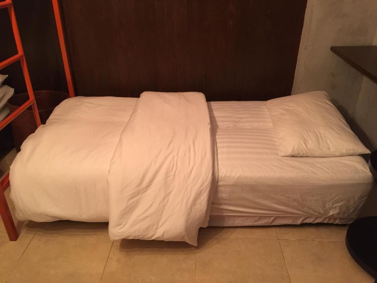 Renovated Loft Style Condo Bangkok Bagian luar foto